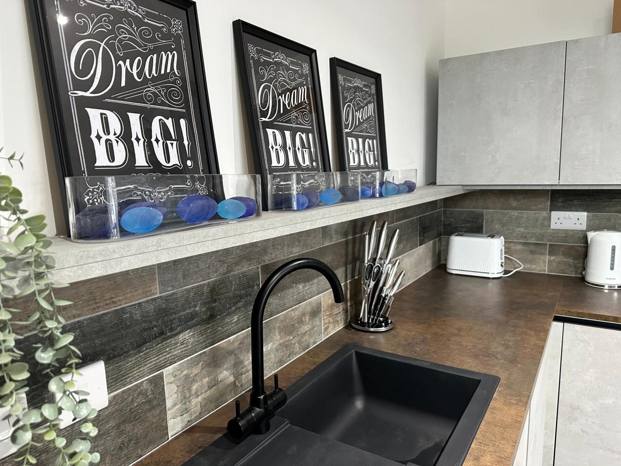Vibrant Apartments Close To City Centre Cardiff Exteriér fotografie
